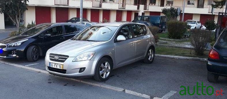 2008' Kia Ceed Crdi photo #3