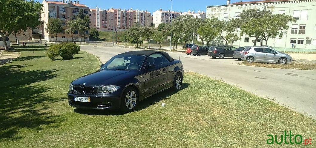 2008' BMW 118 Cabrio photo #2