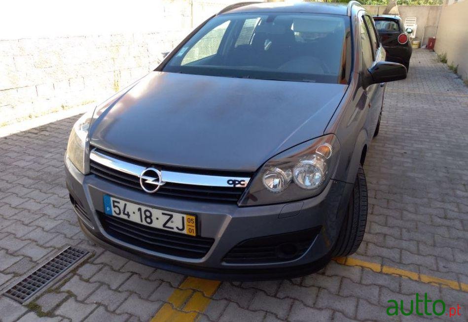2005' Opel Astra Caravan photo #1