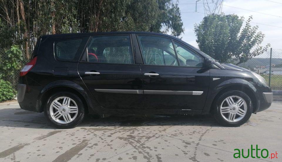 2005' Renault Grand Scenic photo #3