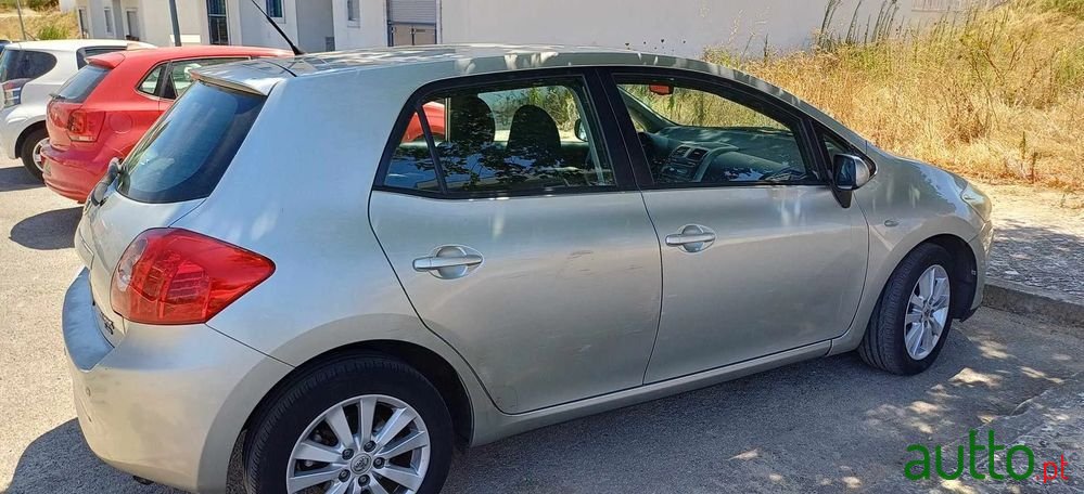 2007' Toyota Auris 1.4 D-4D photo #2