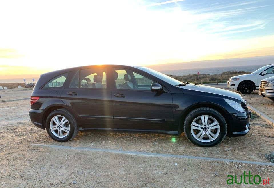 2008' Mercedes-Benz R-280 photo #4