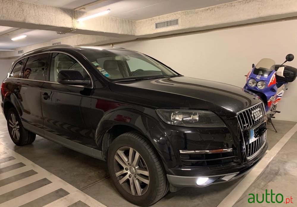 2011' Audi Q7 photo #1