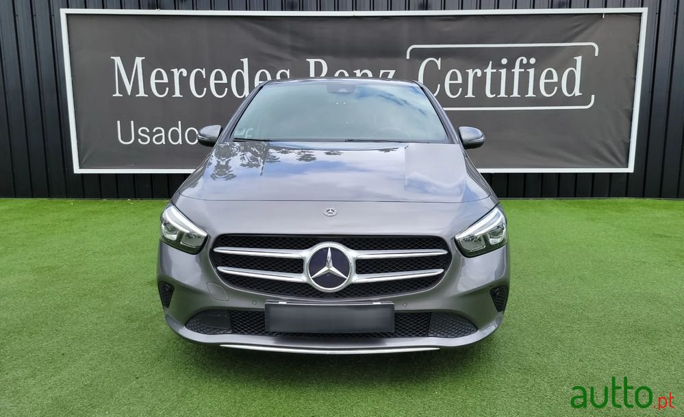 2019' Mercedes-Benz B 180 photo #2