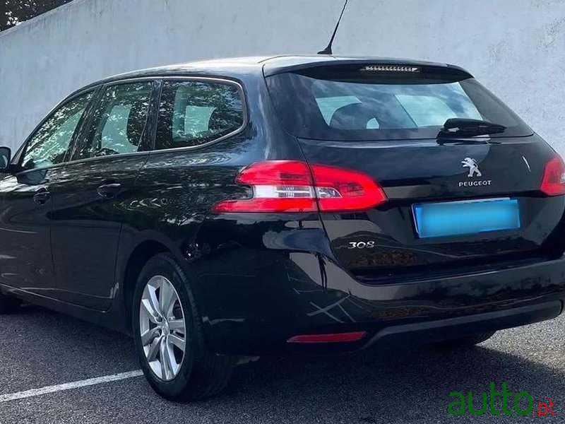 2021' Peugeot 308 Sw photo #2