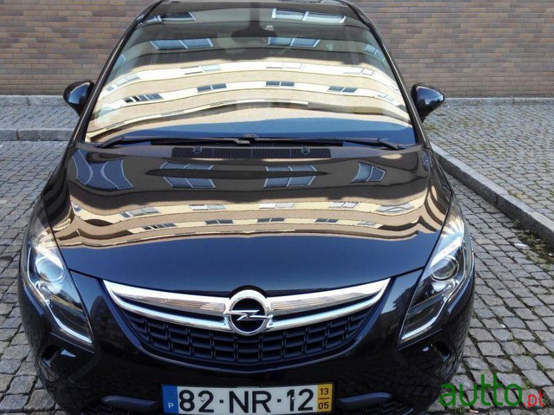 2013' Opel Zafira photo #5