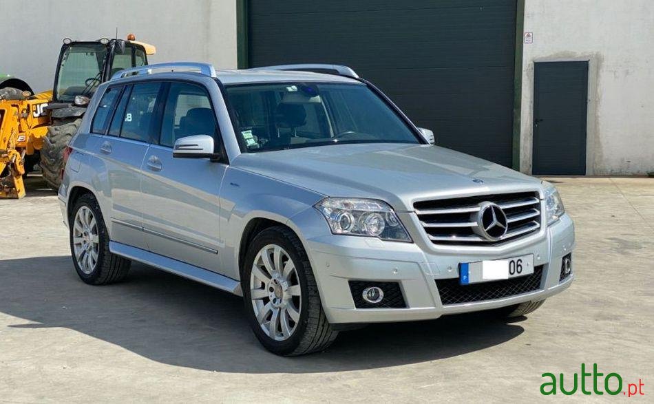 2009' Mercedes-Benz Glk-220 photo #2