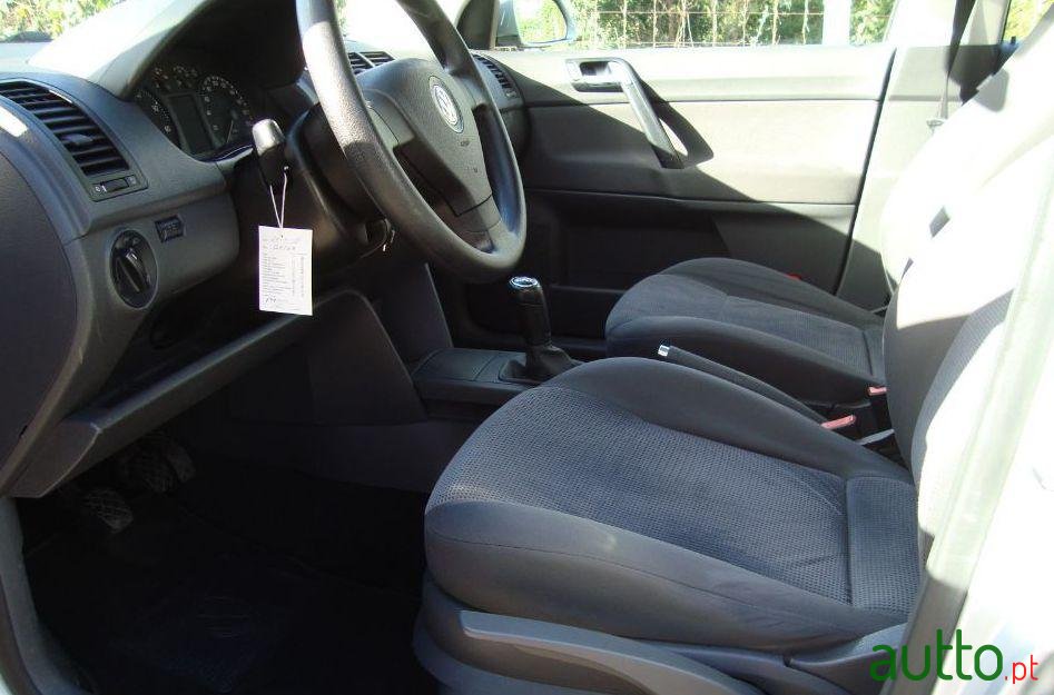 2007' Volkswagen Polo 1.2 photo #4