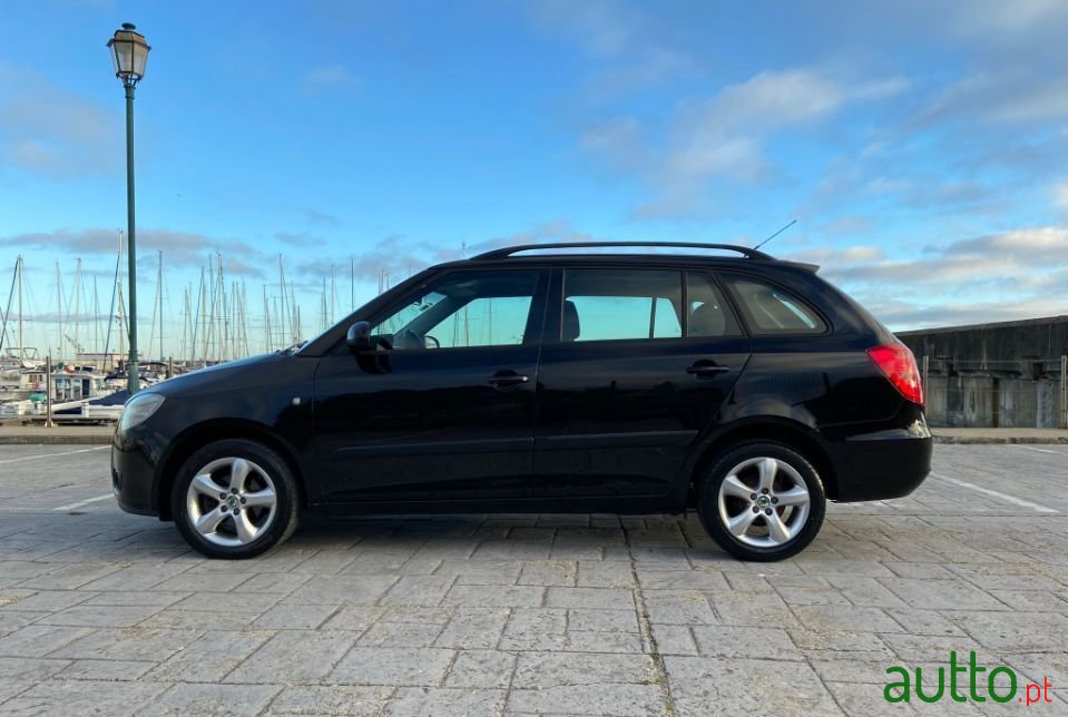 2009' Skoda Fabia Break photo #4