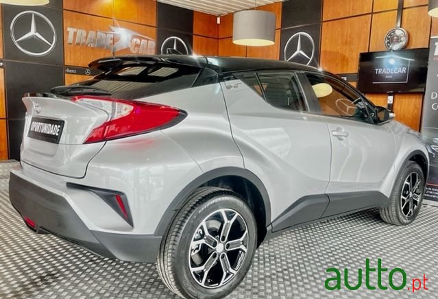 2019' Toyota C-Hr photo #2