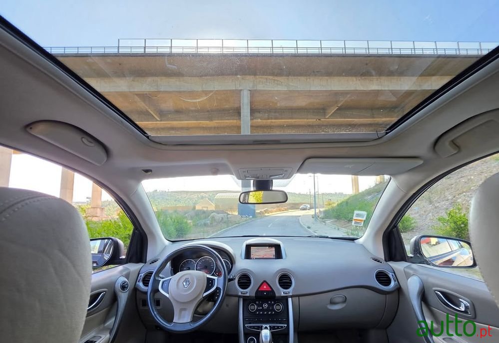 2008' Renault Koleos photo #5
