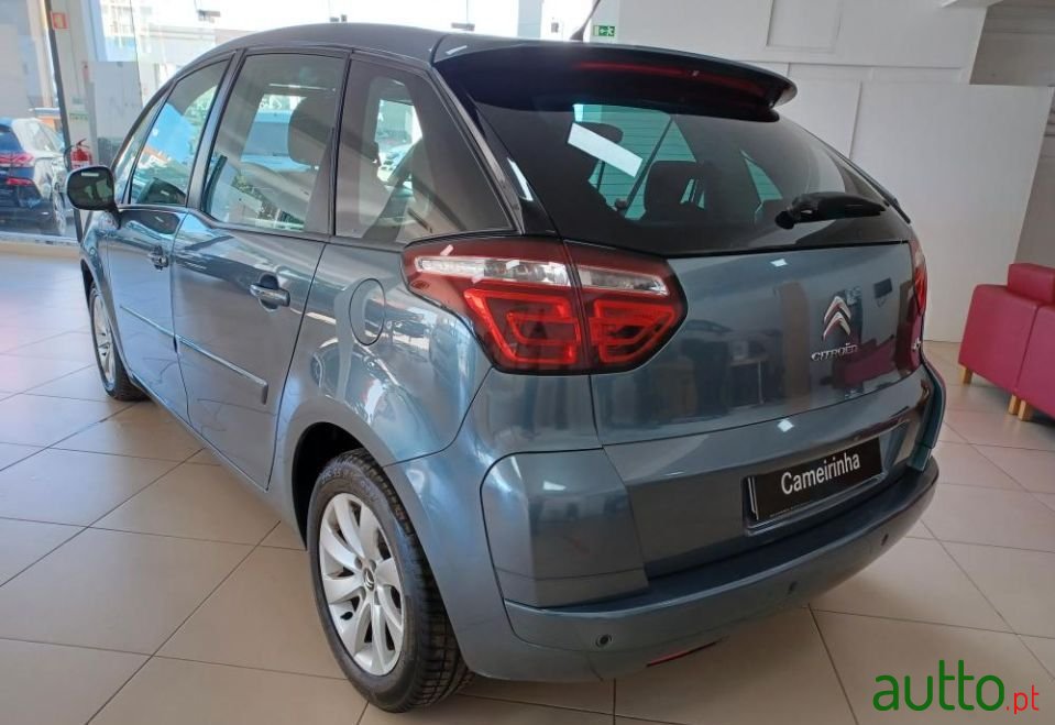 2012' Citroen C4 Picasso photo #5