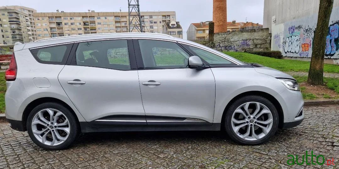 2017' Renault Grand Scenic photo #3