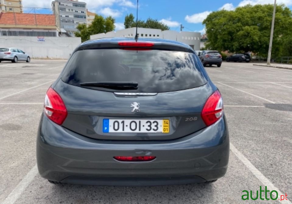 2014' Peugeot 208 photo #2
