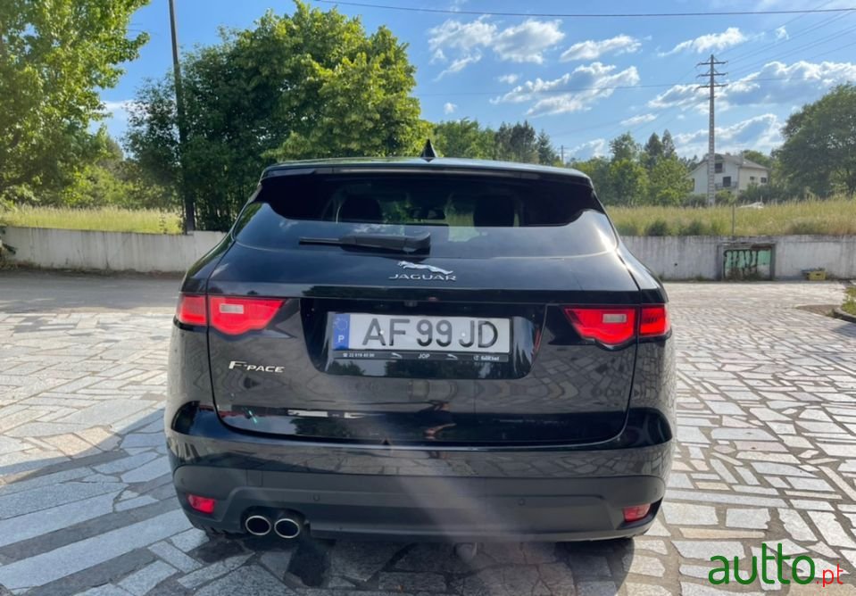 2016' Jaguar F-Pace photo #5