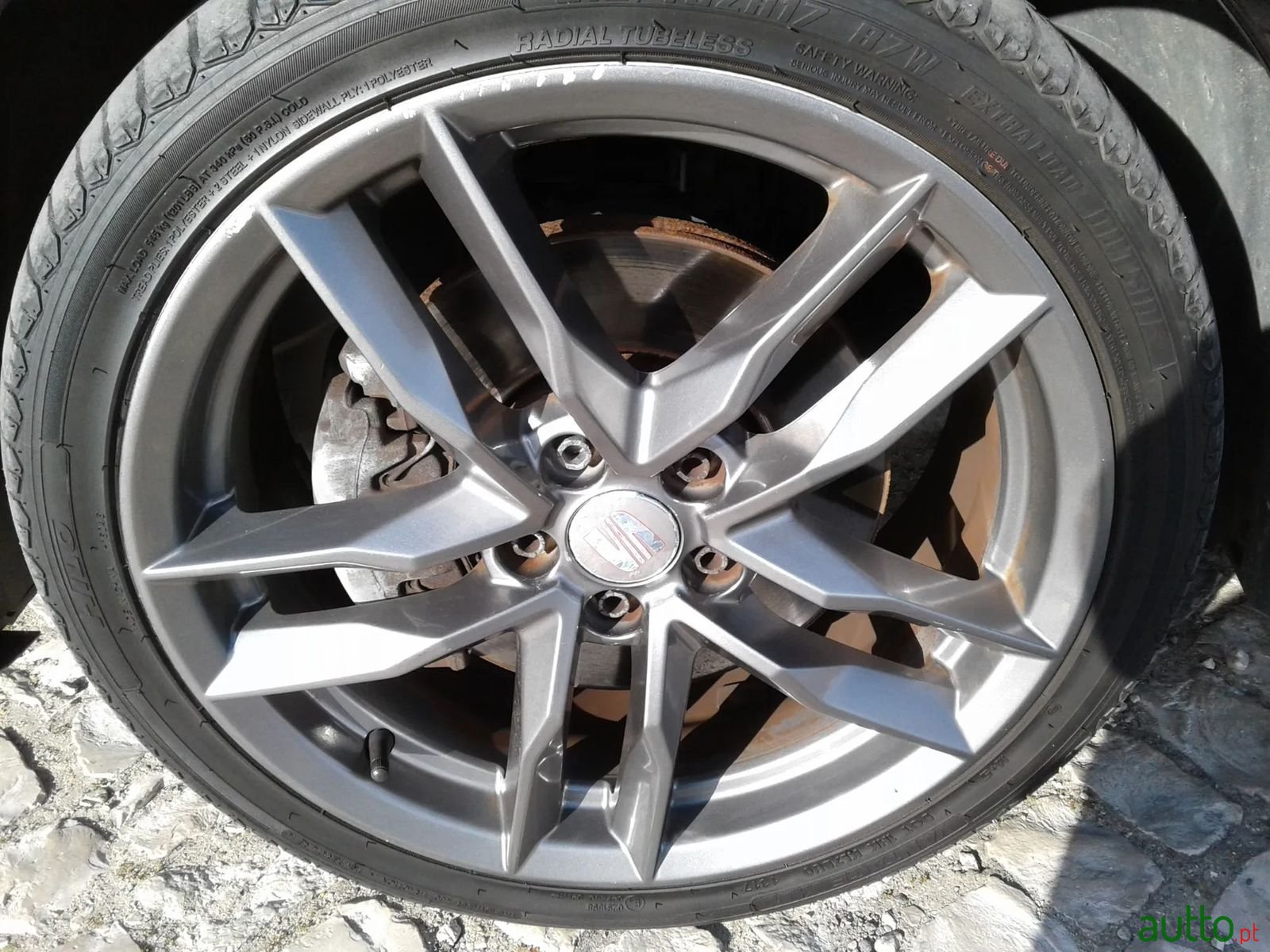 2010' SEAT Ibiza photo #5