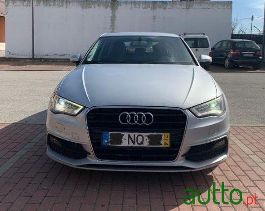 2013' Audi A3 Sportback photo #2