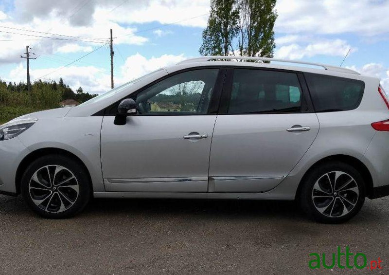 2014' Renault Grand Scenic photo #3