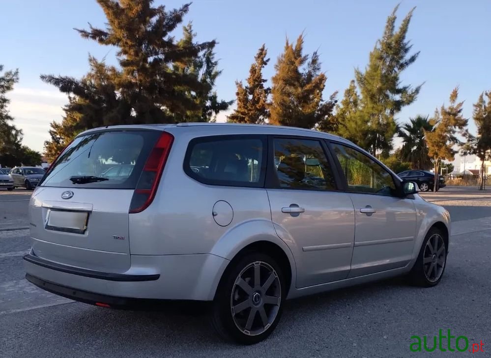 2006' Ford Focus Sw photo #4