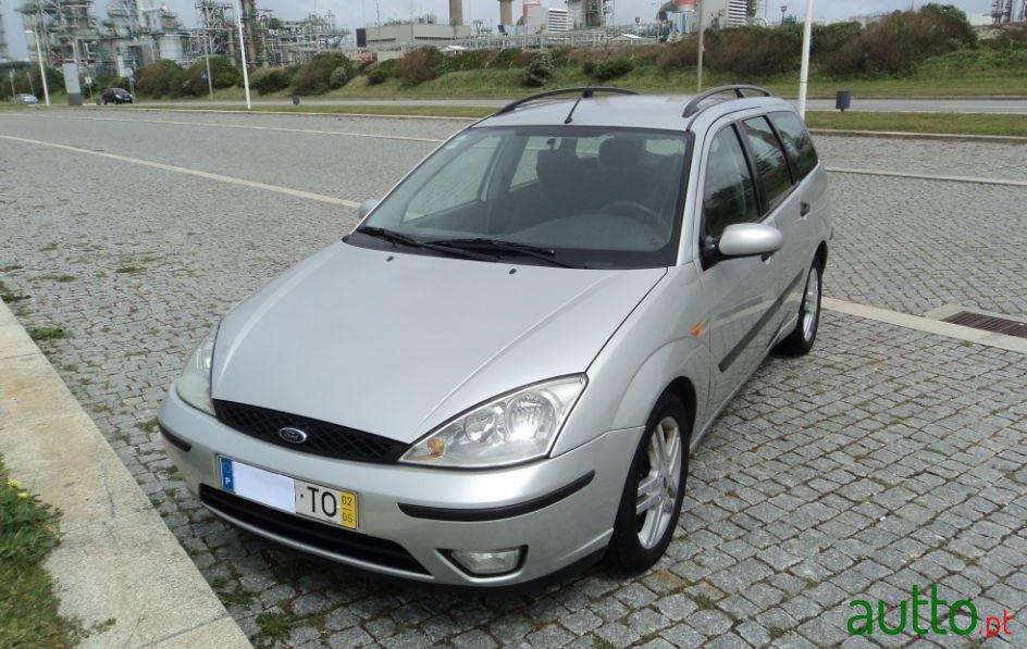 2002' Ford Focus Sw photo #3