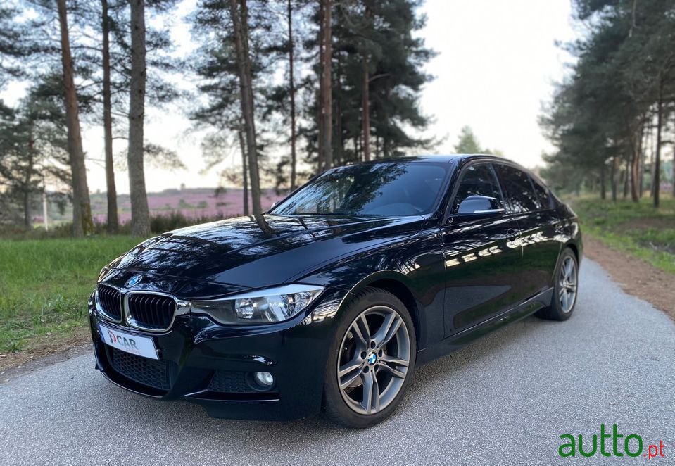 2013' BMW 320 photo #3