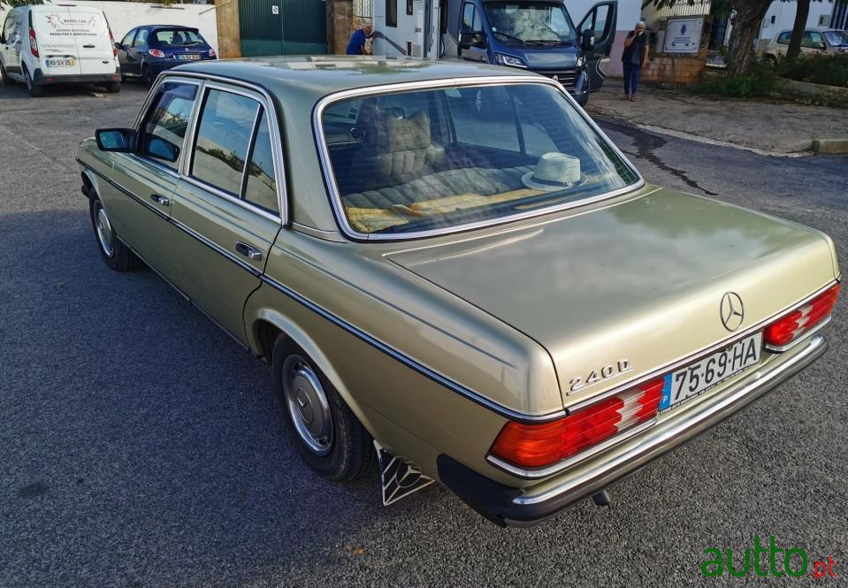 1978' Mercedes-Benz 240 photo #3