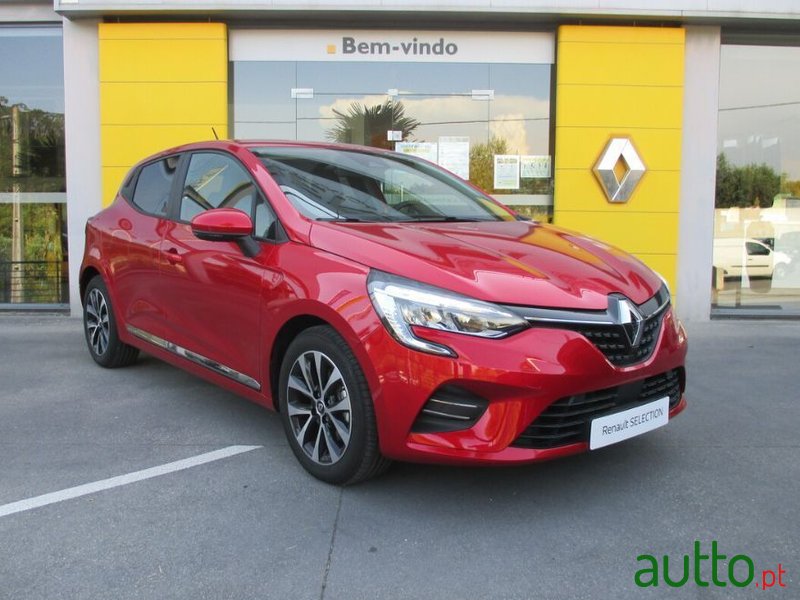 2021' Renault Clio photo #1