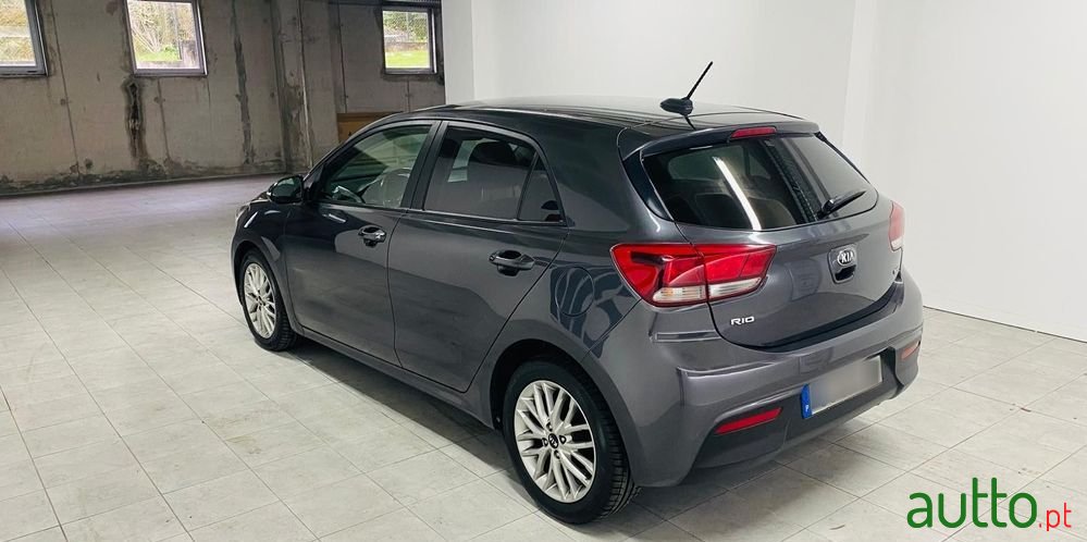 2018' Kia Rio 1.4 Crdi Tx photo #5