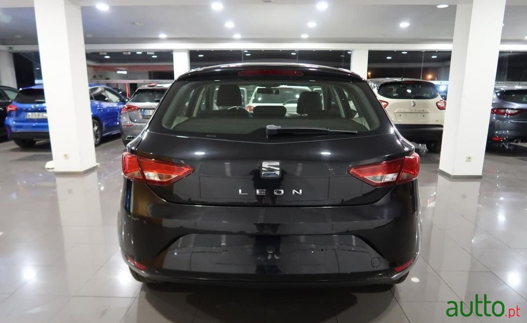 2013' SEAT Leon photo #5