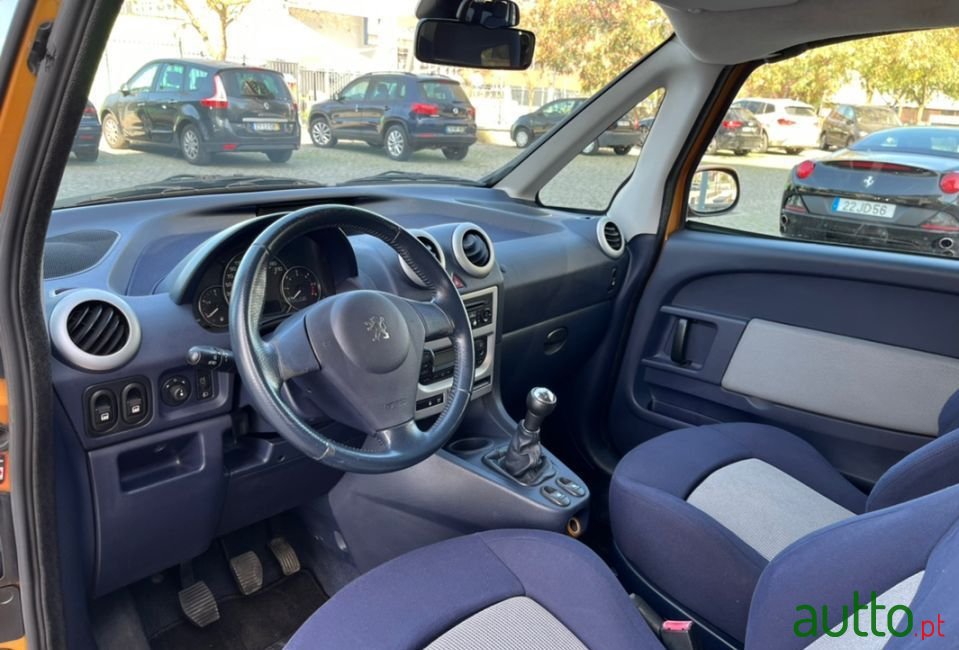 2009' Peugeot 1007 photo #5