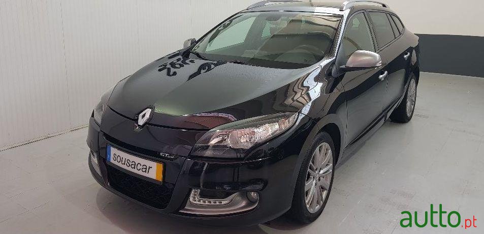 2012' Renault Megane Sport Tourer photo #1