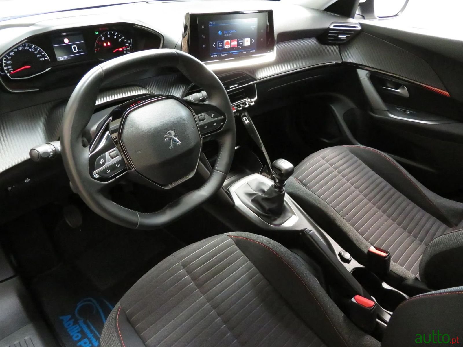 2021' Peugeot 2008 photo #5