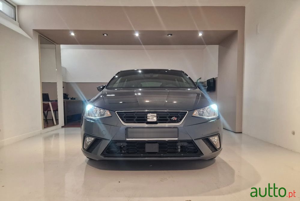 2020' SEAT Ibiza 1.0 Tsi S&S Fr photo #2