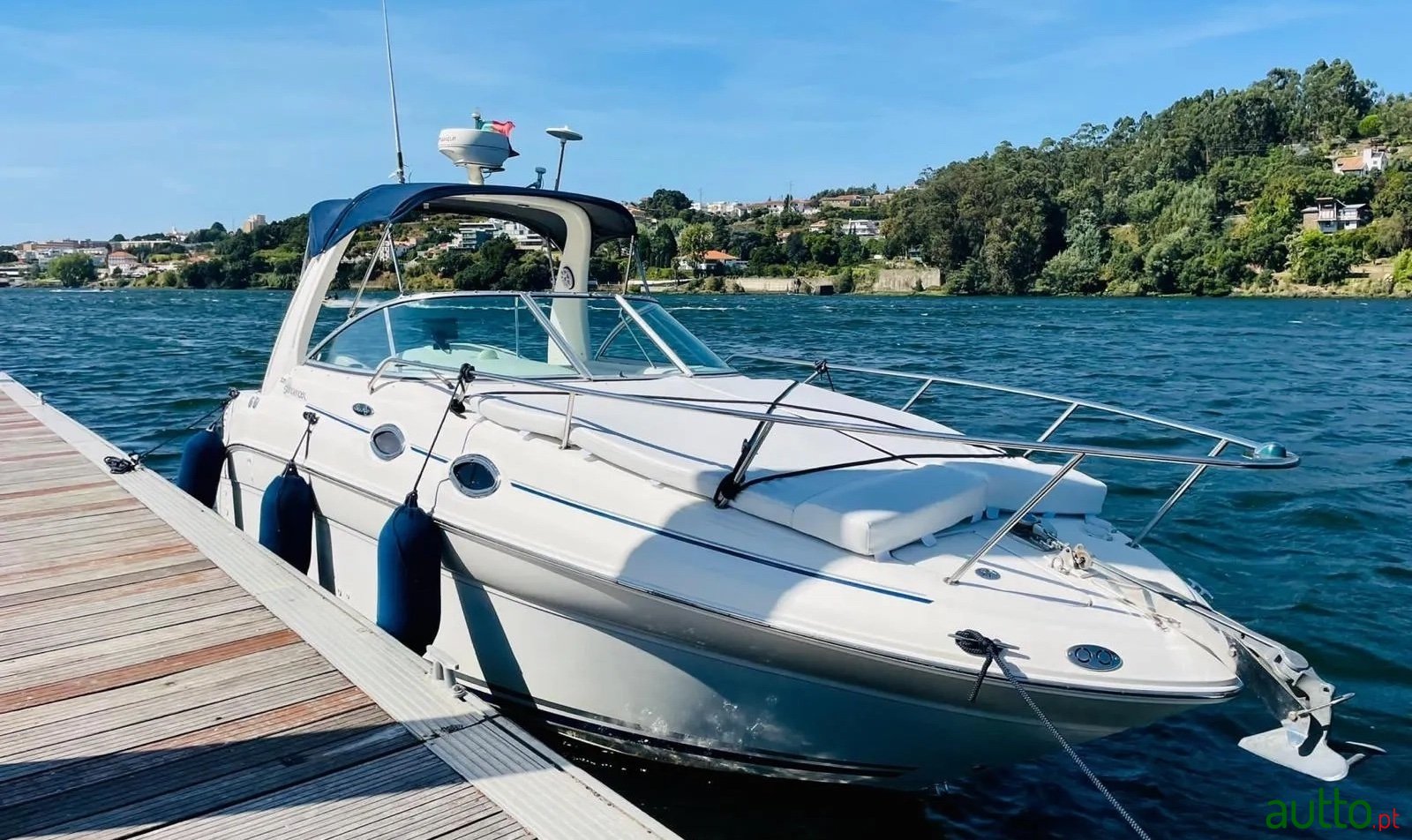 2004' Sea Ray 275 SUNDANCER photo #1