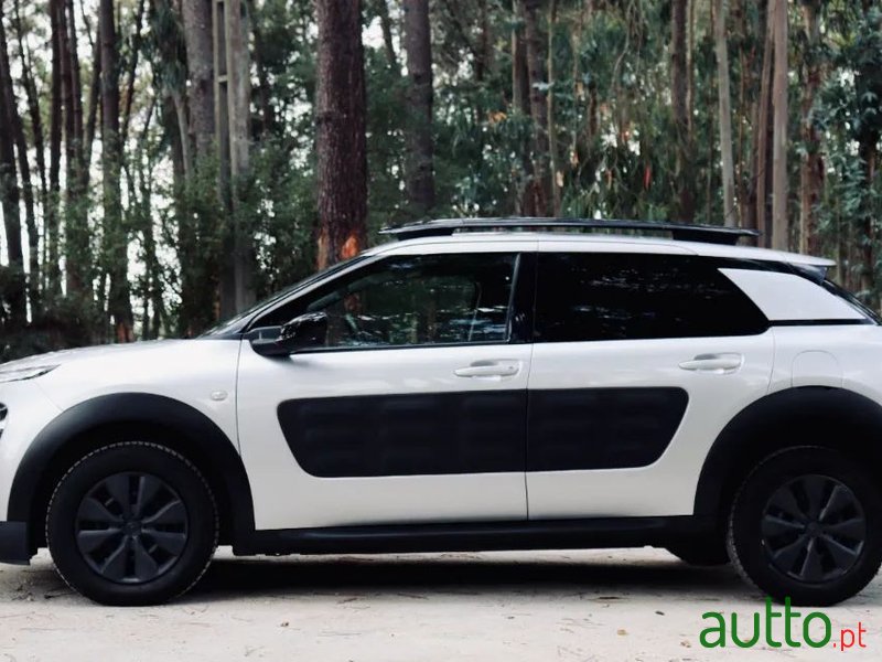 2015' Citroen C4 Cactus photo #4