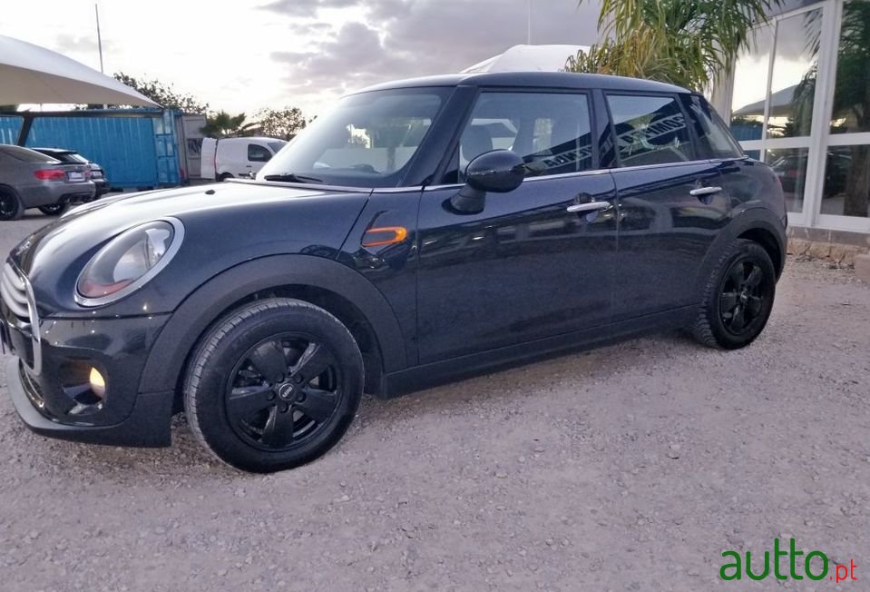 2015' MINI Cooper photo #5