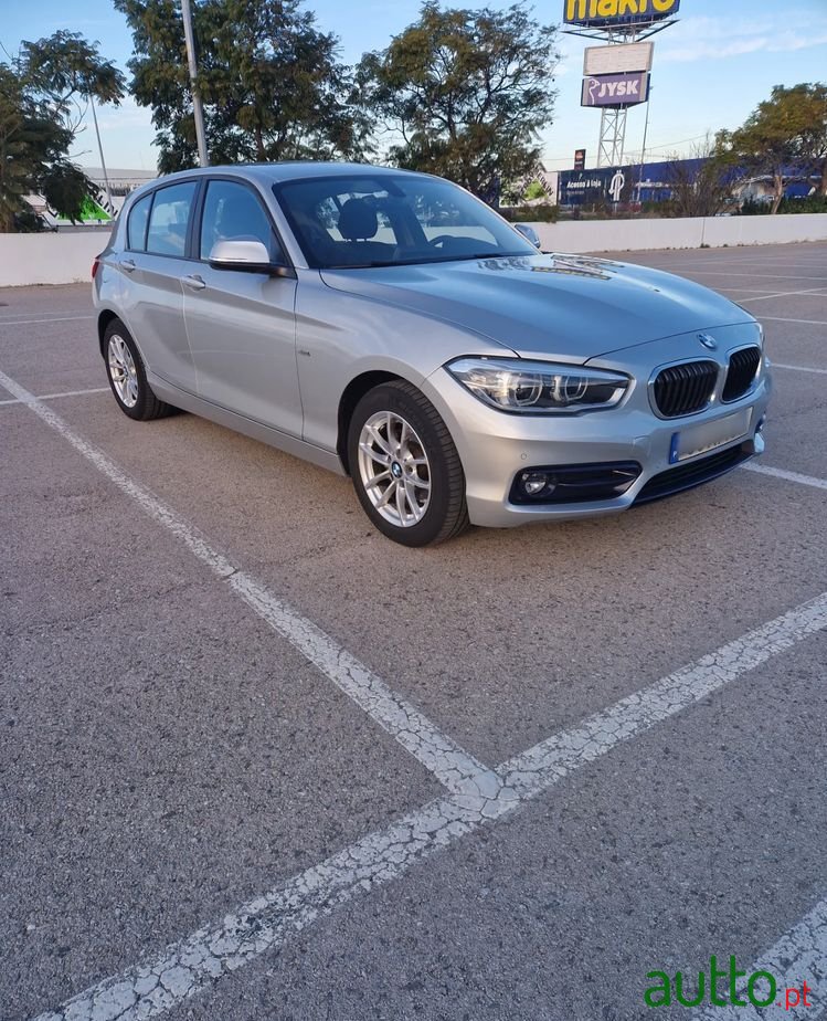 2019' BMW Série 1 D Line Sport photo #3