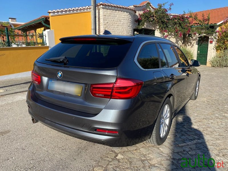 2016' BMW Série 3 D Touring Advantage photo #4