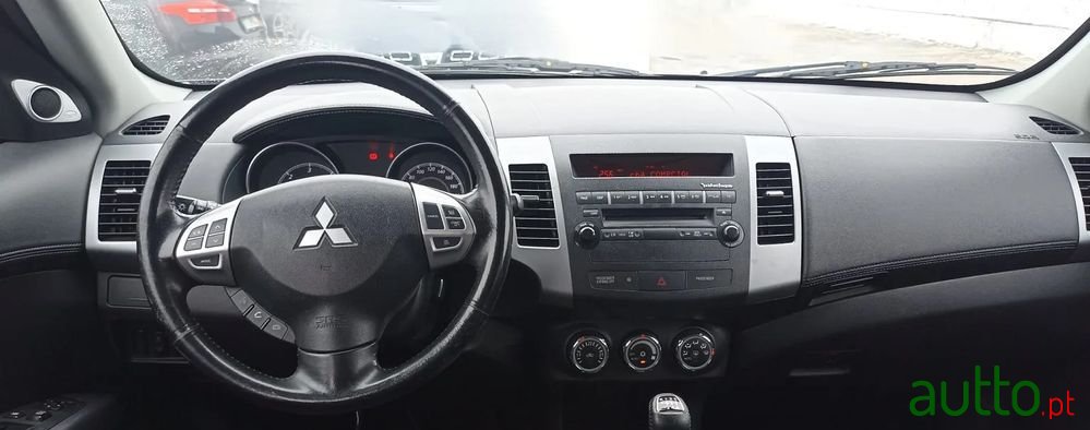 2012' Mitsubishi Outlander 2.2 Di-D Intense+ photo #4