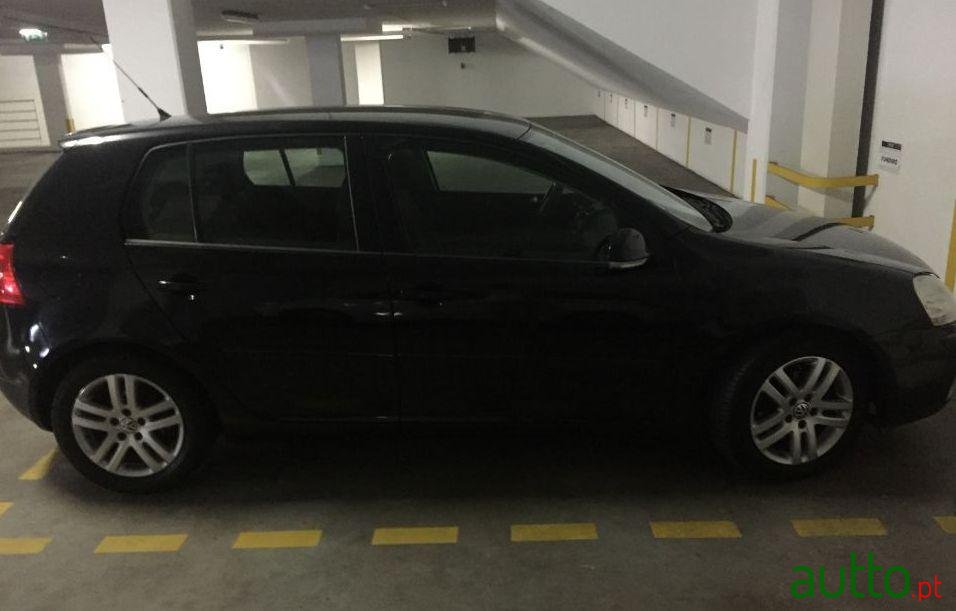 2008' Volkswagen Golf photo #4