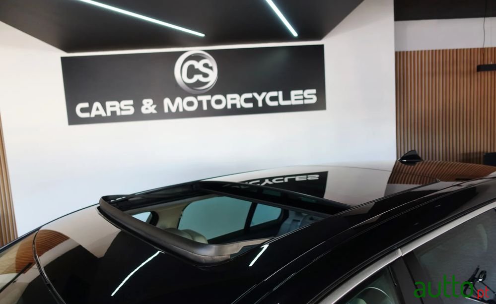 2012' BMW Série 5 D Pack M photo #4