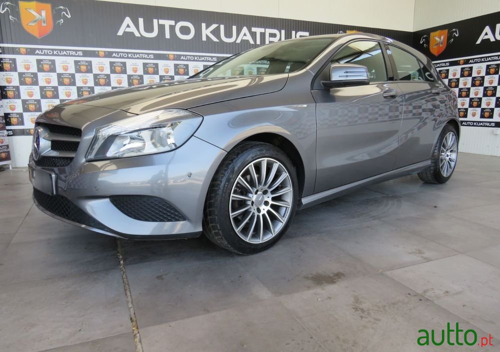 2015' Mercedes-Benz A 180 photo #2