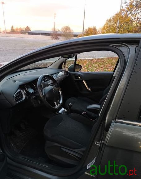 2011' Citroen C3 photo #4