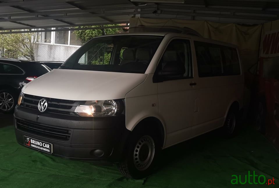 2013' Volkswagen Transporter photo #3