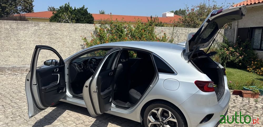 2020' Kia Ceed 1.0 T-Gdi Drive photo #6