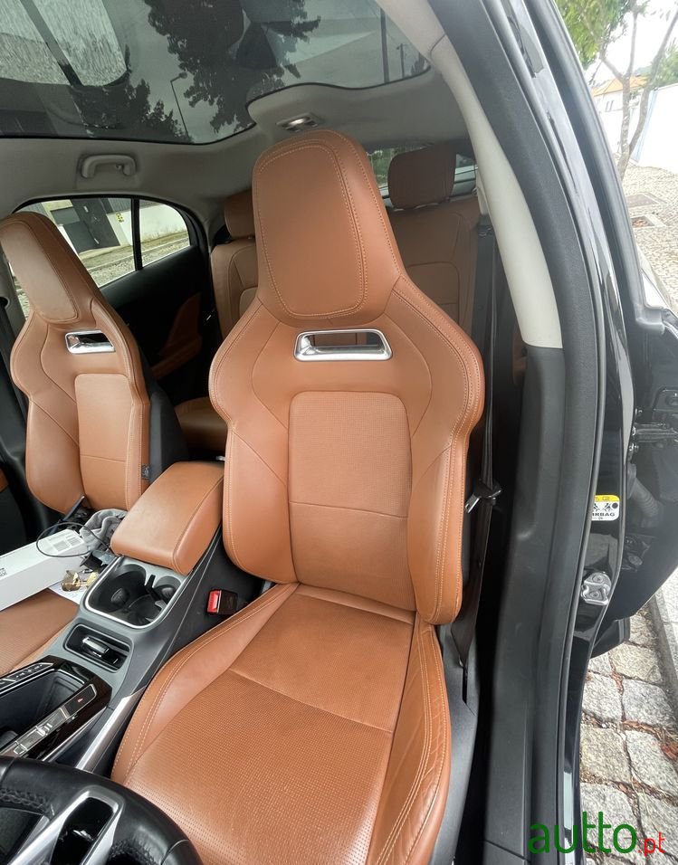 2018' Jaguar I-Pace photo #6