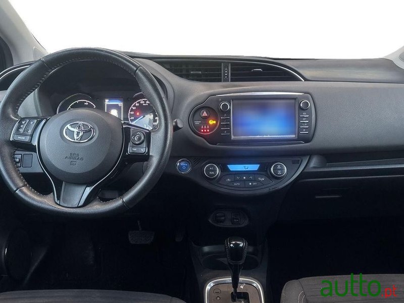 2019' Toyota Yaris 1.5 Hsd Comfort photo #2