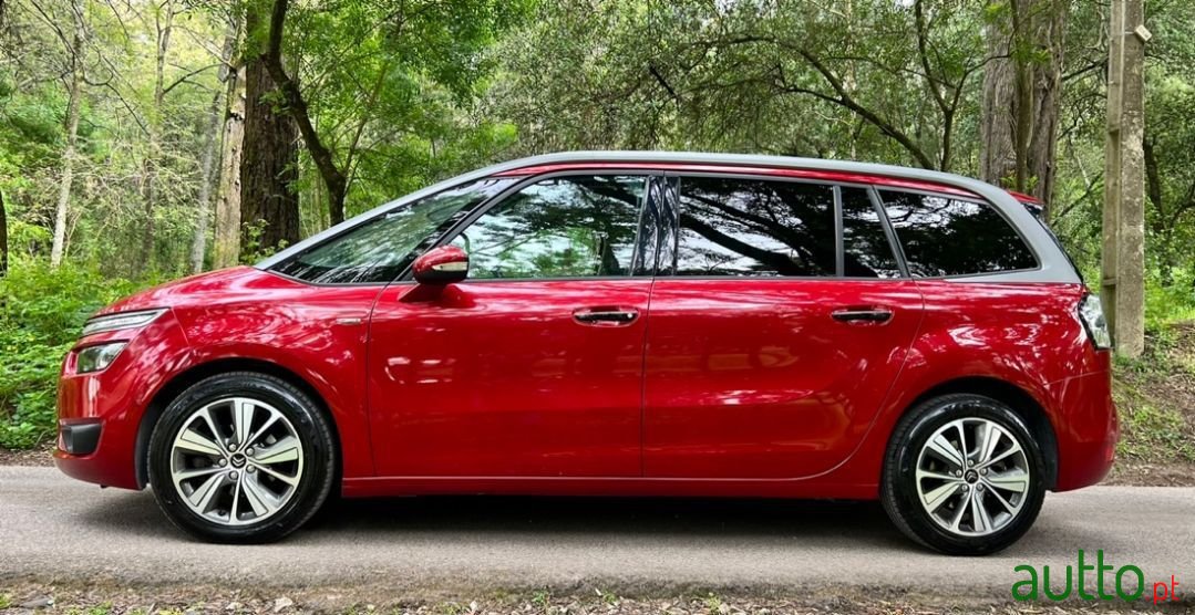 2015' Citroen C4 Grand Picasso photo #4