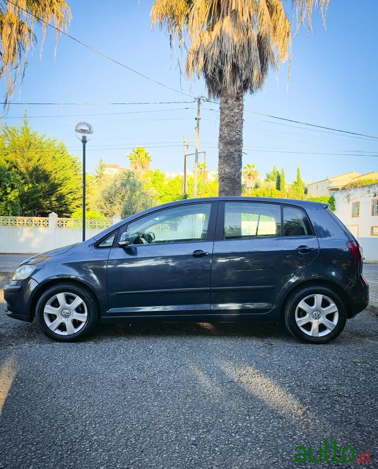 2005' Volkswagen Golf Plus photo #5
