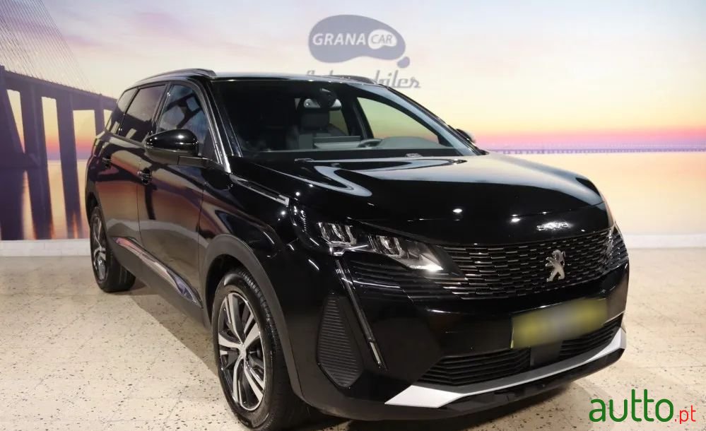 2024' Peugeot 5008 photo #3